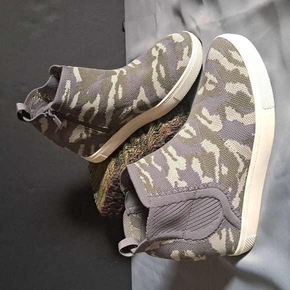 Torrid Wedge Sneakers Knit Stretch High Top Slip On Chunky Size 10 Extra Wide - Picture 1 of 7